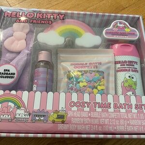 hello kitty cozy bath set